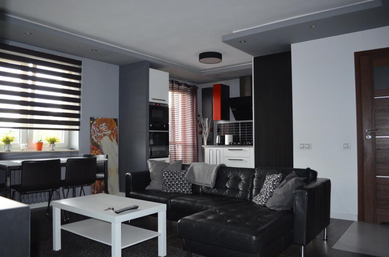 Apartment City Center - Free Parking - Easy Check-In คอร์ซุฟ ภายนอก รูปภาพ
